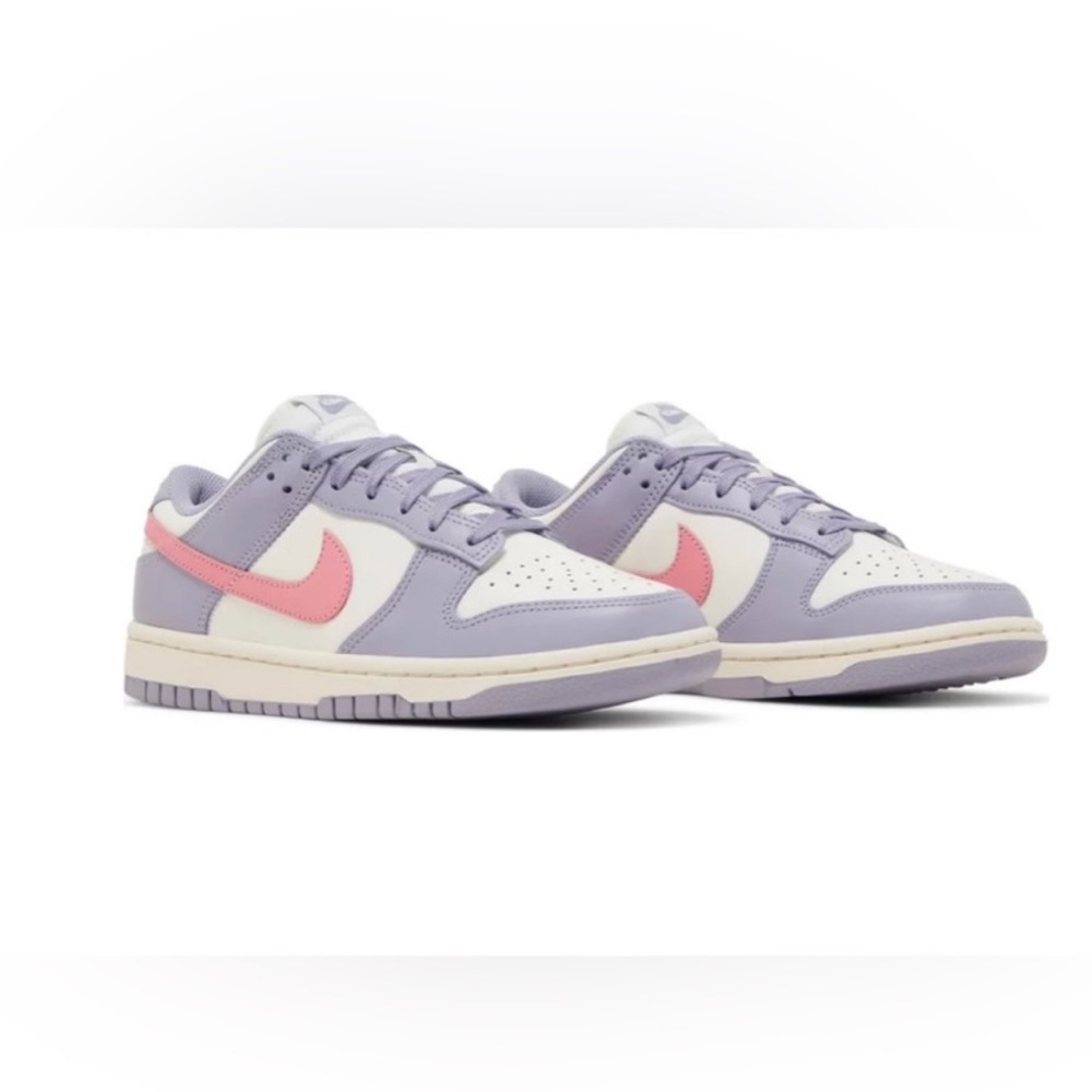 Nikes women’s dunk low indigo haze